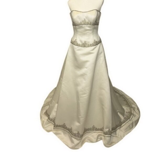 Herawhite Ivory Crystal Silver Embroidered Strapless Wedding Gown - Picture 1 of 8